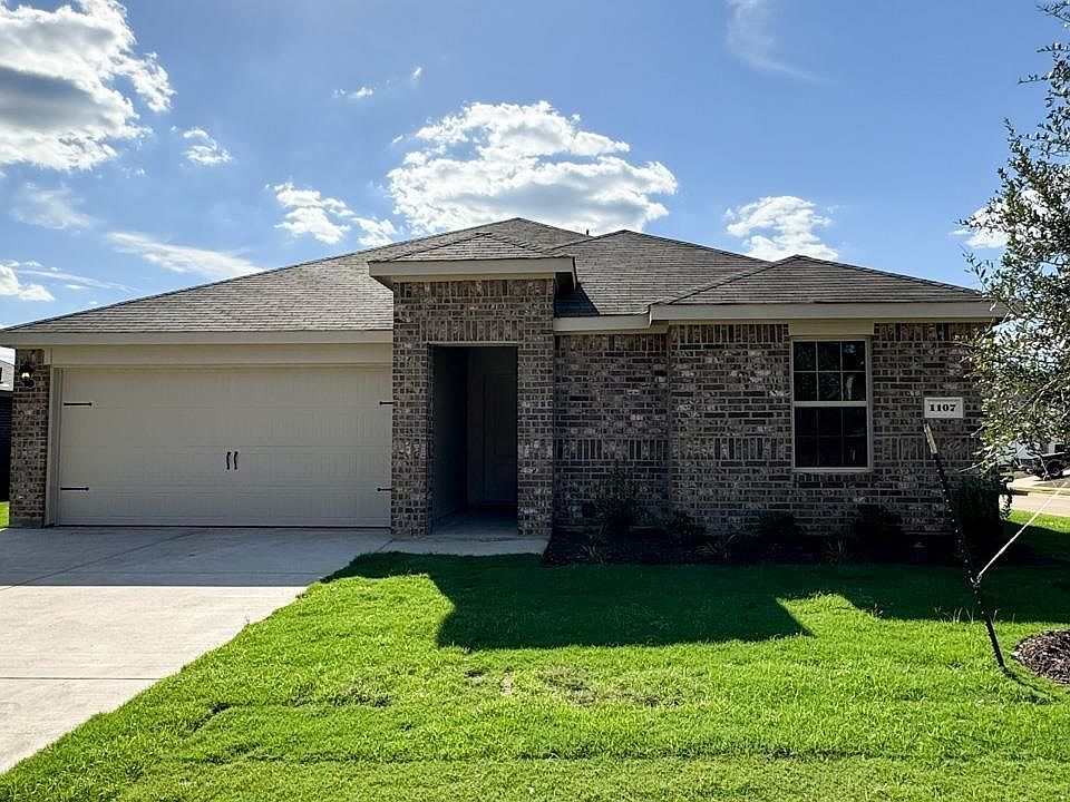 1st image of 1107 River Oaks Ln