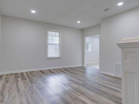 3rd image of 407 Olive St