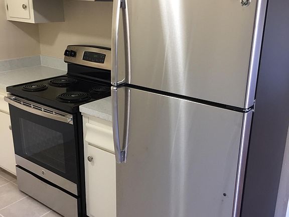 4th image of 1671 Ontario Dr APT 3