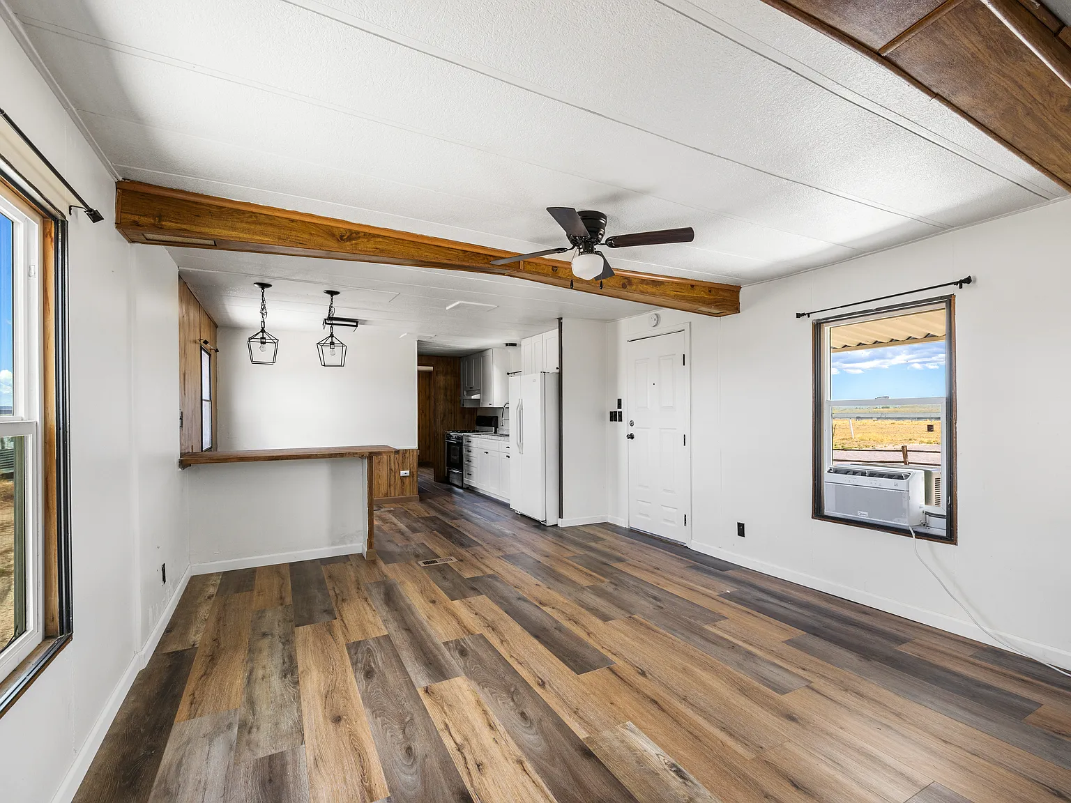 2 bed, 800 sqft, $1,400 — Photo 2
