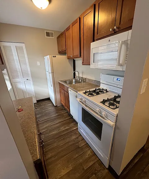 Michigan Street Apartment Homes — Photo 22