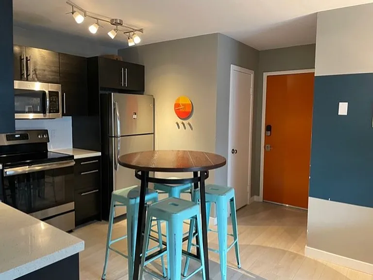 Hawley Apartments — Photo 13