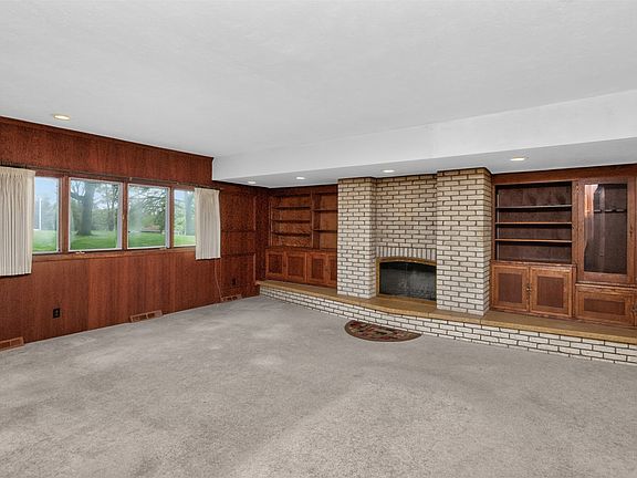 4th image of 3901 SW 31st St