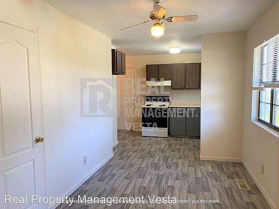 3rd image of 629 Maplewood Dr