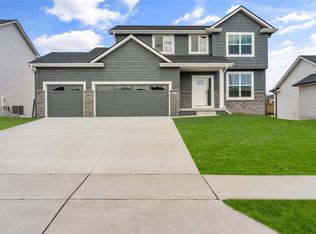 915 Hamilton Rd, Waukee, IA 50263