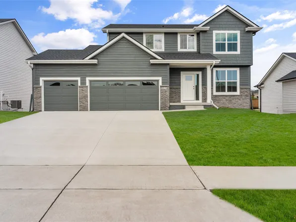 915 Hamilton Rd, Waukee, IA 50263