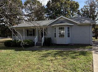 304 Clearlake Ct, La Vergne, TN 37086