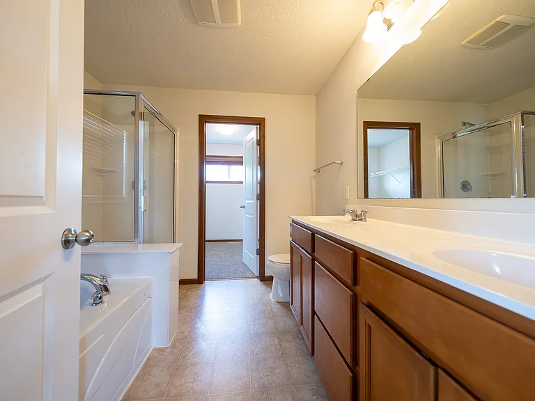 1814 Spring Creek Dr — Photo 17