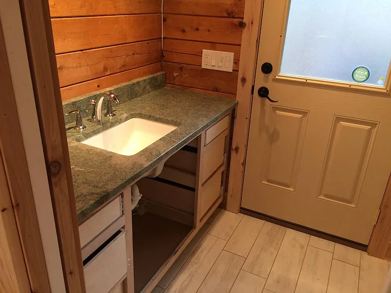 4274 N Lakeshore Dr — Photo 9