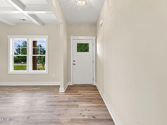5th image of 452 James Street