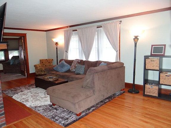 2nd image of 234 Chapman Pl