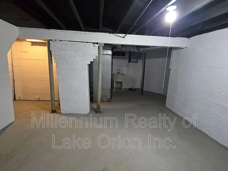 96 Oliver St — Photo 31