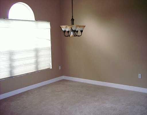 3rd image of 3552 Rosslare Ln