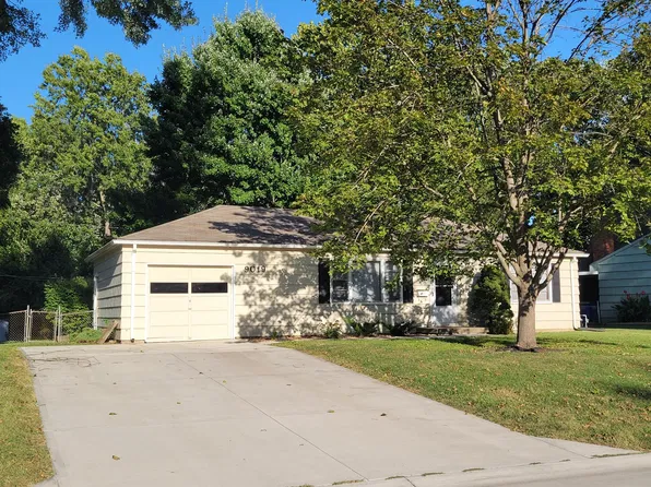 9019 Hardy St, Overland Park, KS 66212
