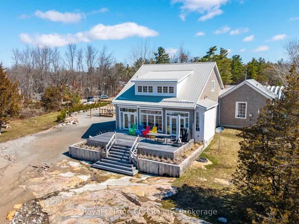 101 Evergreen Ln, Georgian Bay, ON L0K 1S0