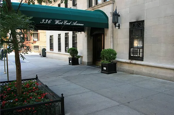 Sold by Living New York | media 17