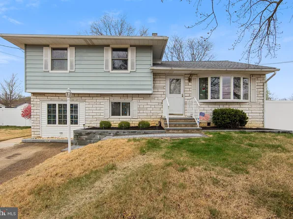 864 Estates Blvd, Hamilton, NJ 08690