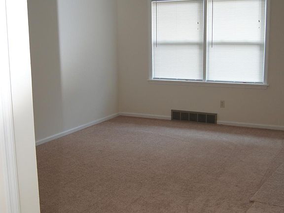 5th image of 424 N Clay Ave Unit F