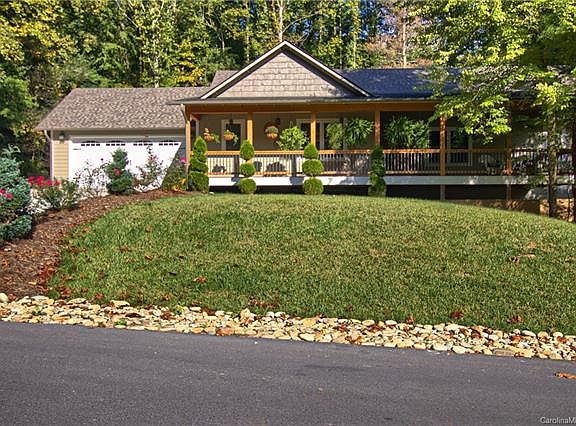 2nd image of 411 Jacamar Way