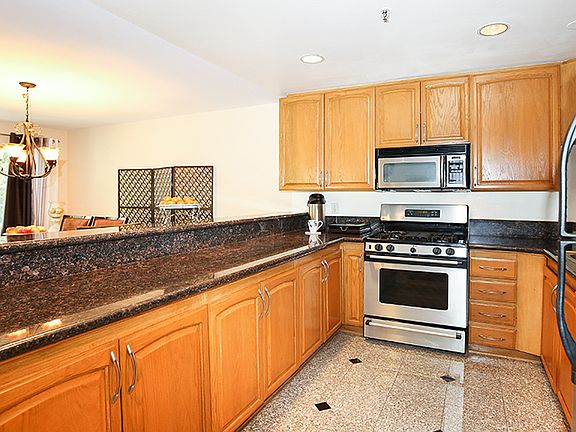 5th image of 609 E Palm Ave Unit 208