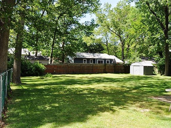 3rd image of 33 Cedarwood Dr