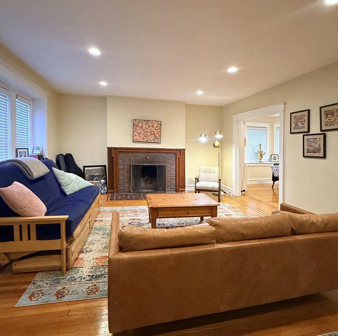 5 bed, 3.0 bath, 2247 sqft, $4,100 — Photo 2