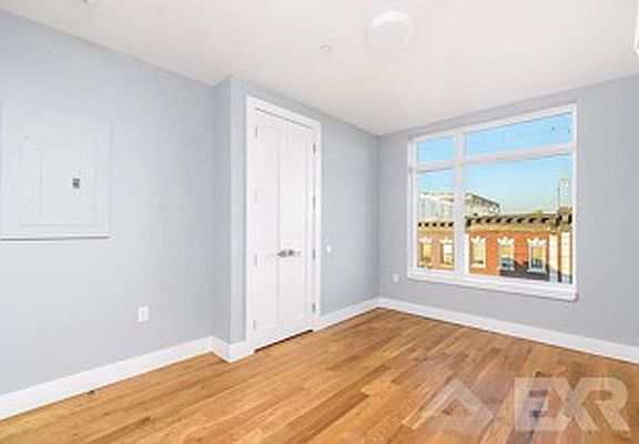 4th image of 244 Howard Ave #205