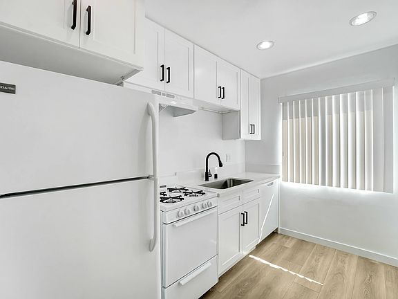 4th image of 3240 Fay Ave APT 5