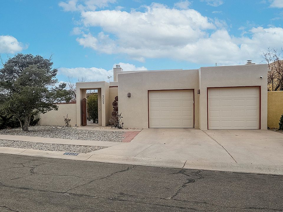 1st image of 5009 Noreen Dr NE