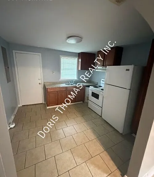 507 McIntyre St — Photo 5