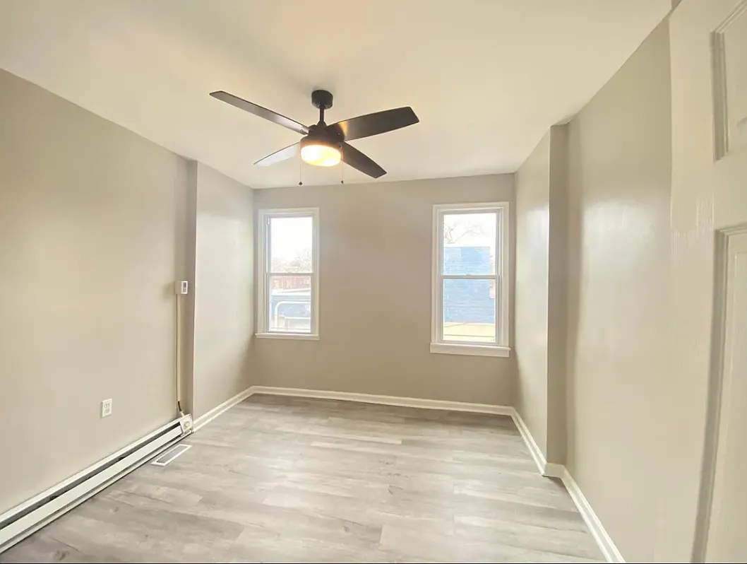 2 bed, 610 sqft, $1,200 — Photo 3