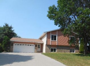 7624 118th Ave N, Champlin, MN 55316