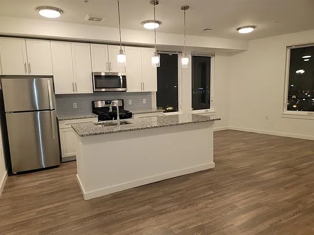 1 bed, 1.0 bath, $2,095 — Photo 1