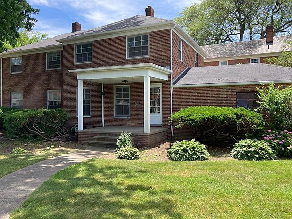 2nd image of 3209 Rocky River Dr