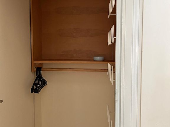 4th image of 1121 Myrtle Ave APT 27