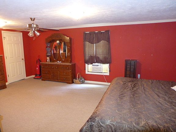 5th image of 128 Sunny Ave