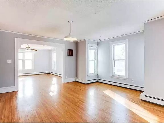 4th image of 5246 34th Ave S #2
