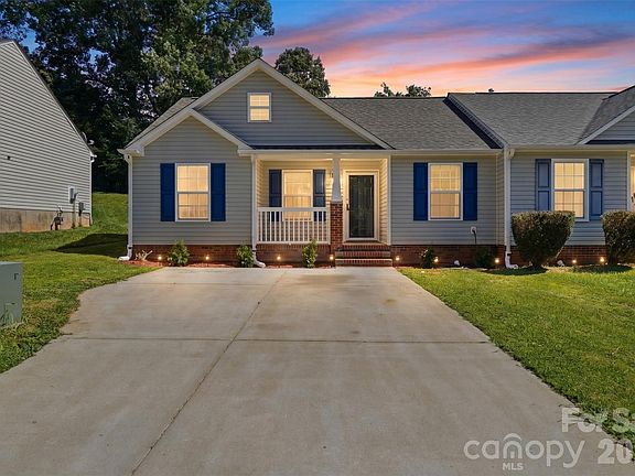 2nd image of 1378 Pampas Cir