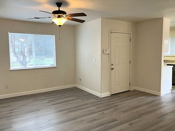 Font door...living area