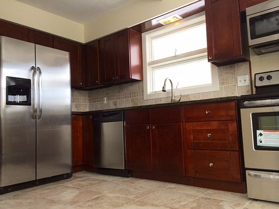 2nd image of 3557 Avalon Road