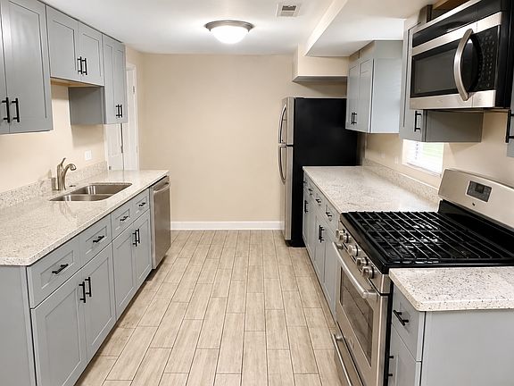 4th image of 5328 W Leland Ave #G