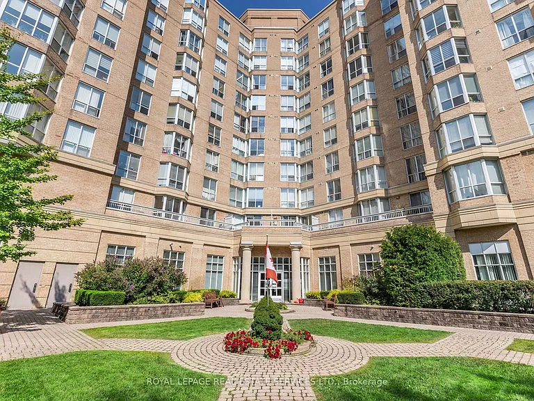 11 Thorncliffe Park Dr #607 — Photo 10