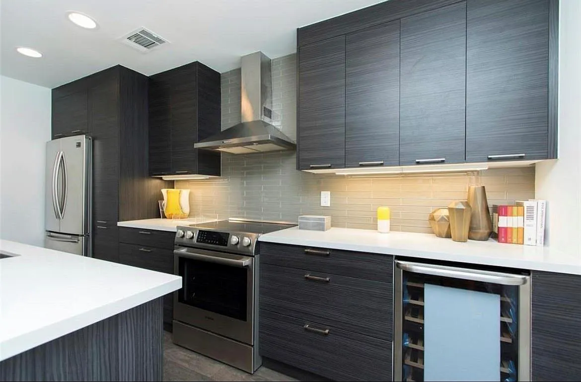 Building Photo - 1410 Hyde Park Blvd #105