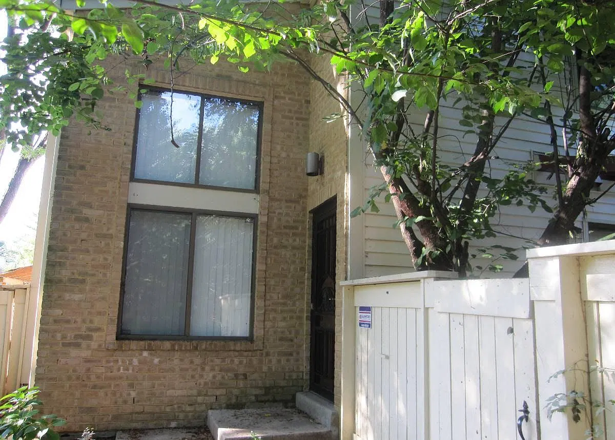 2 bed, 1350 sqft, $975 — Photo 1