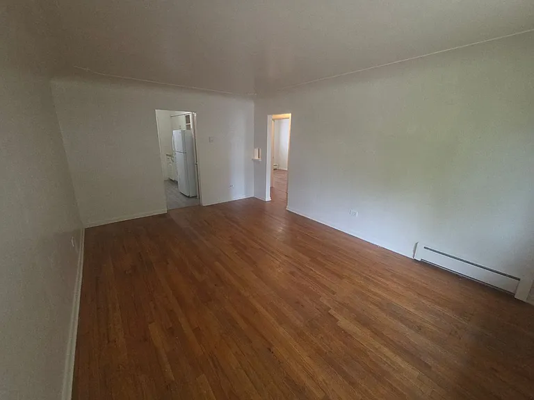 868 N Frst — Photo 3