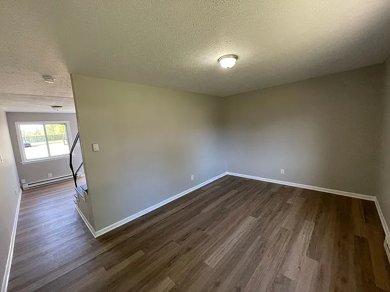 SH290-Graham Street Apartments — Photo 2