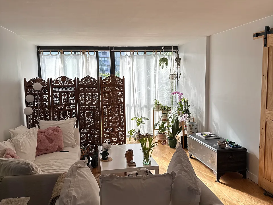 16 Royal Palm Way #305