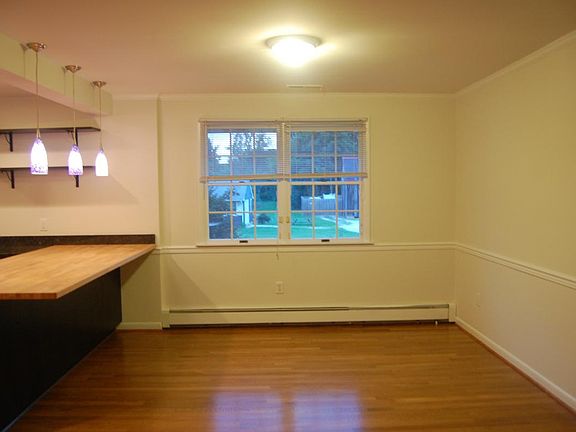 Dining room adjoining kitchen