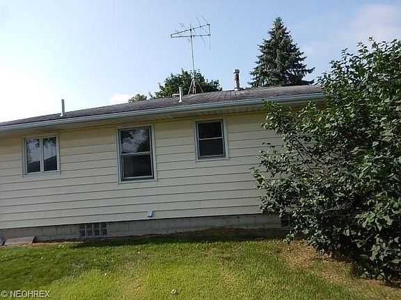 3rd image of 2041 E 42nd St