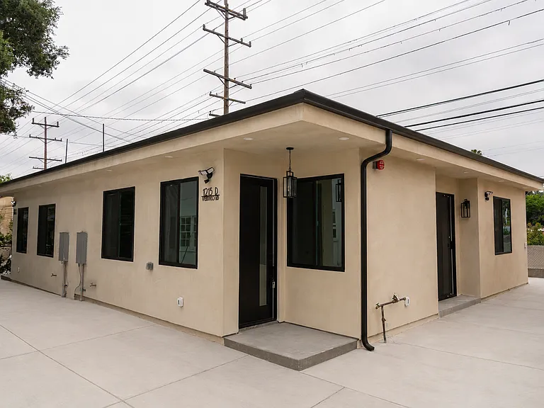1215 N Verdugo Rd #D — Photo 1